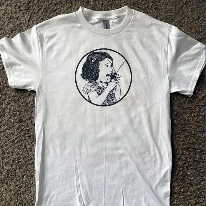 T-shirt graphique vintage grunge en coton blanc