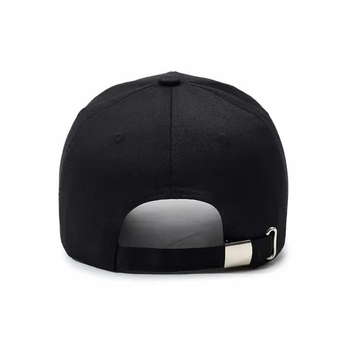 Casquette de baseball noire élégante avec un taureau blanc unique - corne - comme le logo