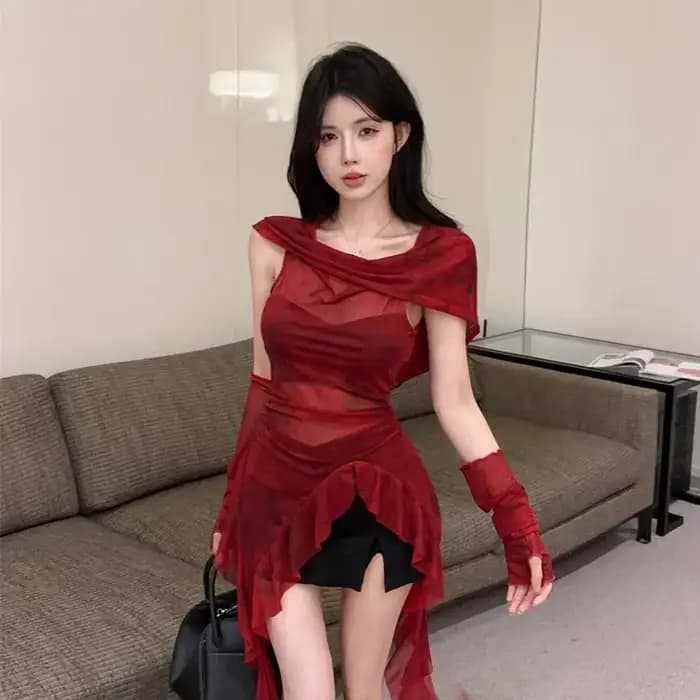 Haut transparent en maille rouge