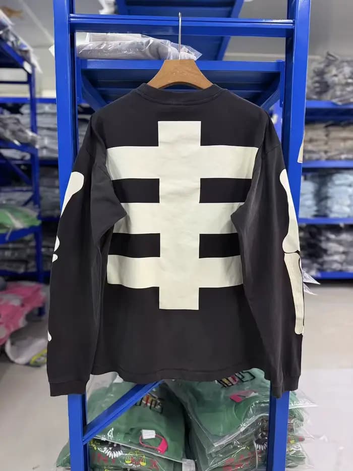 T-shirt unisexe à manches longues avec motif crâne lumineux