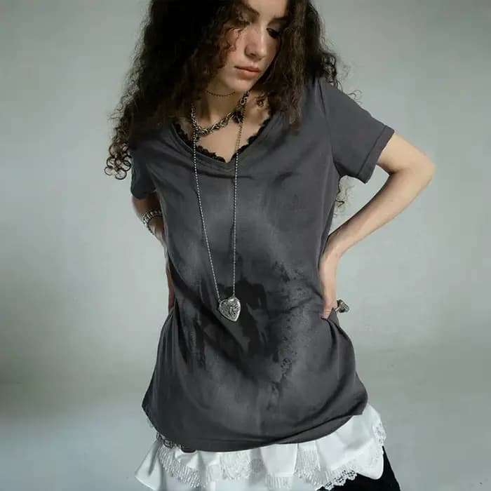 Karrcat Grunge esthétique Graffiti imprimé T-shirt Vintage en détresse à manches courtes