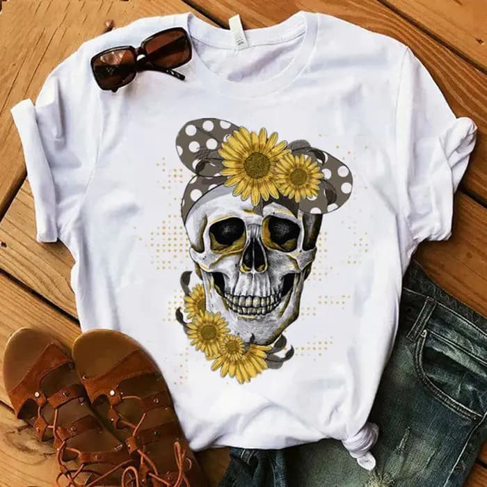 T-shirt imprimé tête de mort et couronne pour femme