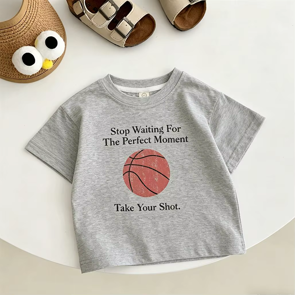 T-shirt imprimé basketball pour garçons, hauts à manches courtes, chemise de base fine et simple, po
