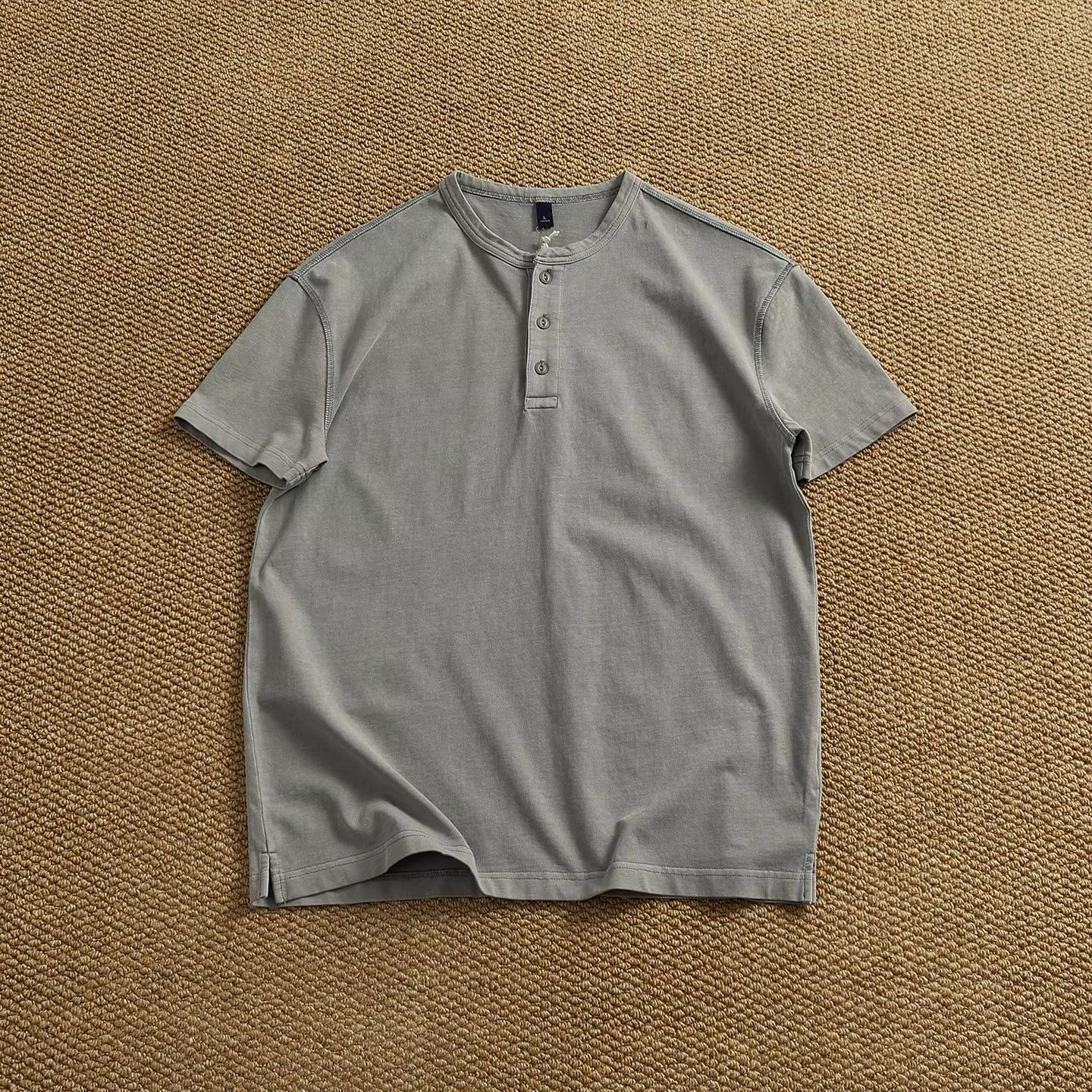 Chemise Henley rétro en coton pur, coupe ample, à manches courtes, avec technologie de teinture effe