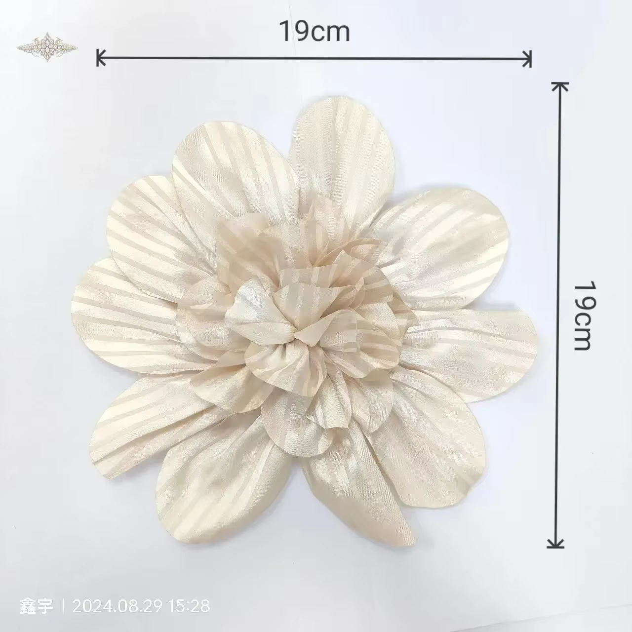 Nouvelle Collection Été : Corsage floral en tissu tricolore simple avec épingle, accessoire vestimen