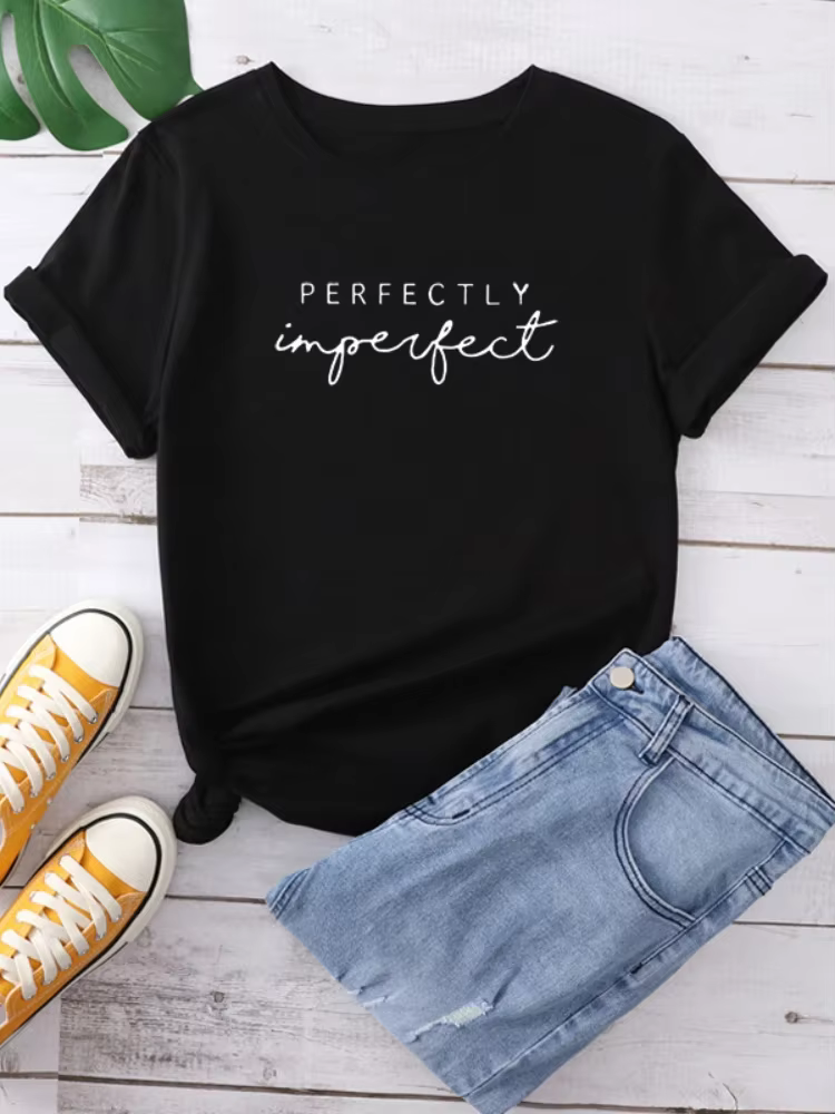 T-shirt manches courtes col rond femme, parfaitement imparfait, avec lettres imprimées