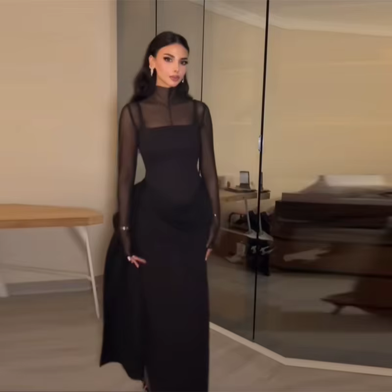 Robe longue chic et moderne avec panneau transparent, style vintage, élégante et tendance pour femme