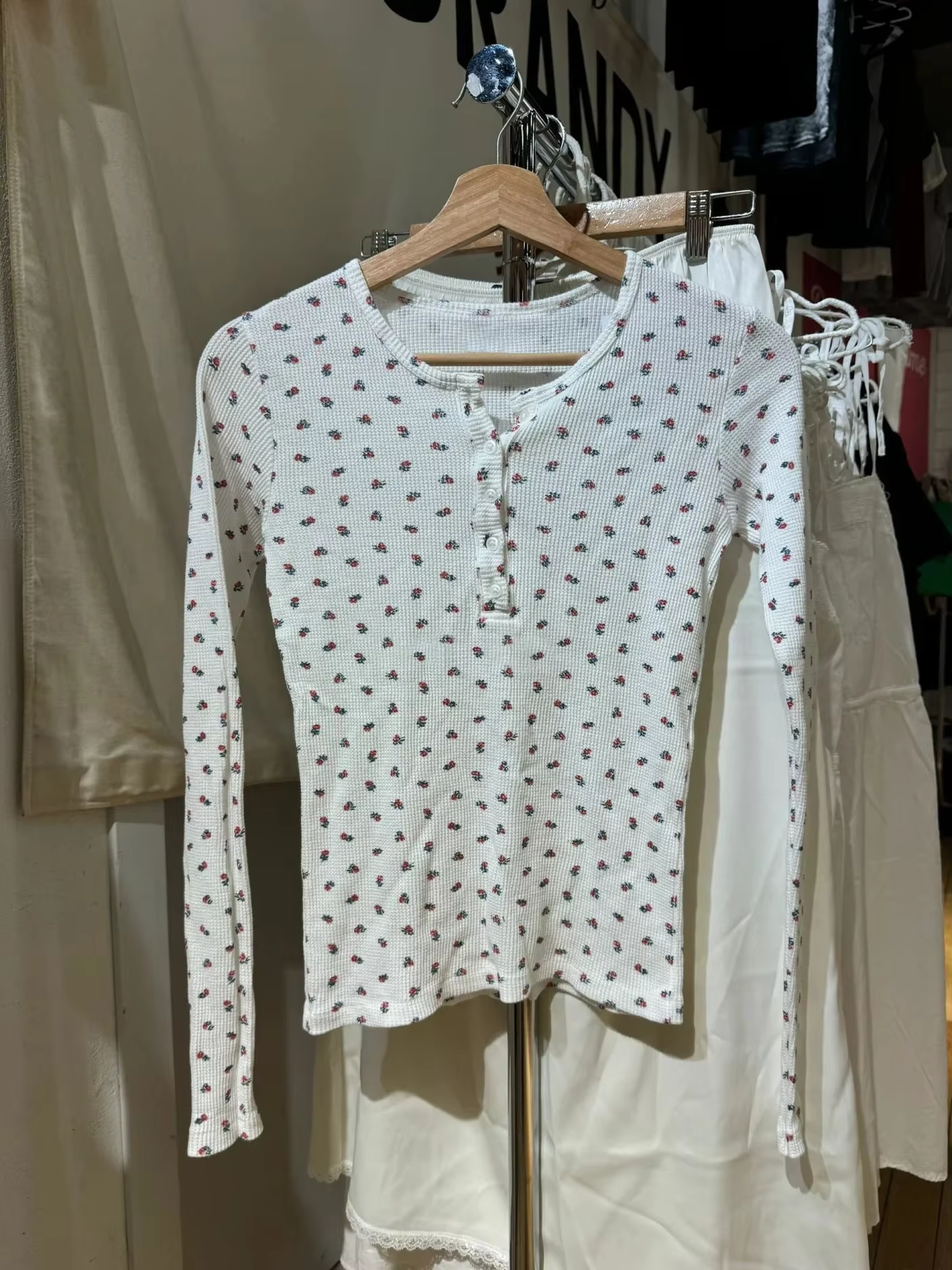 T-Shirt à manches longues gaufré à fleurs rouge pour femme, col rond, en coton, Slim, Harajuku, doux