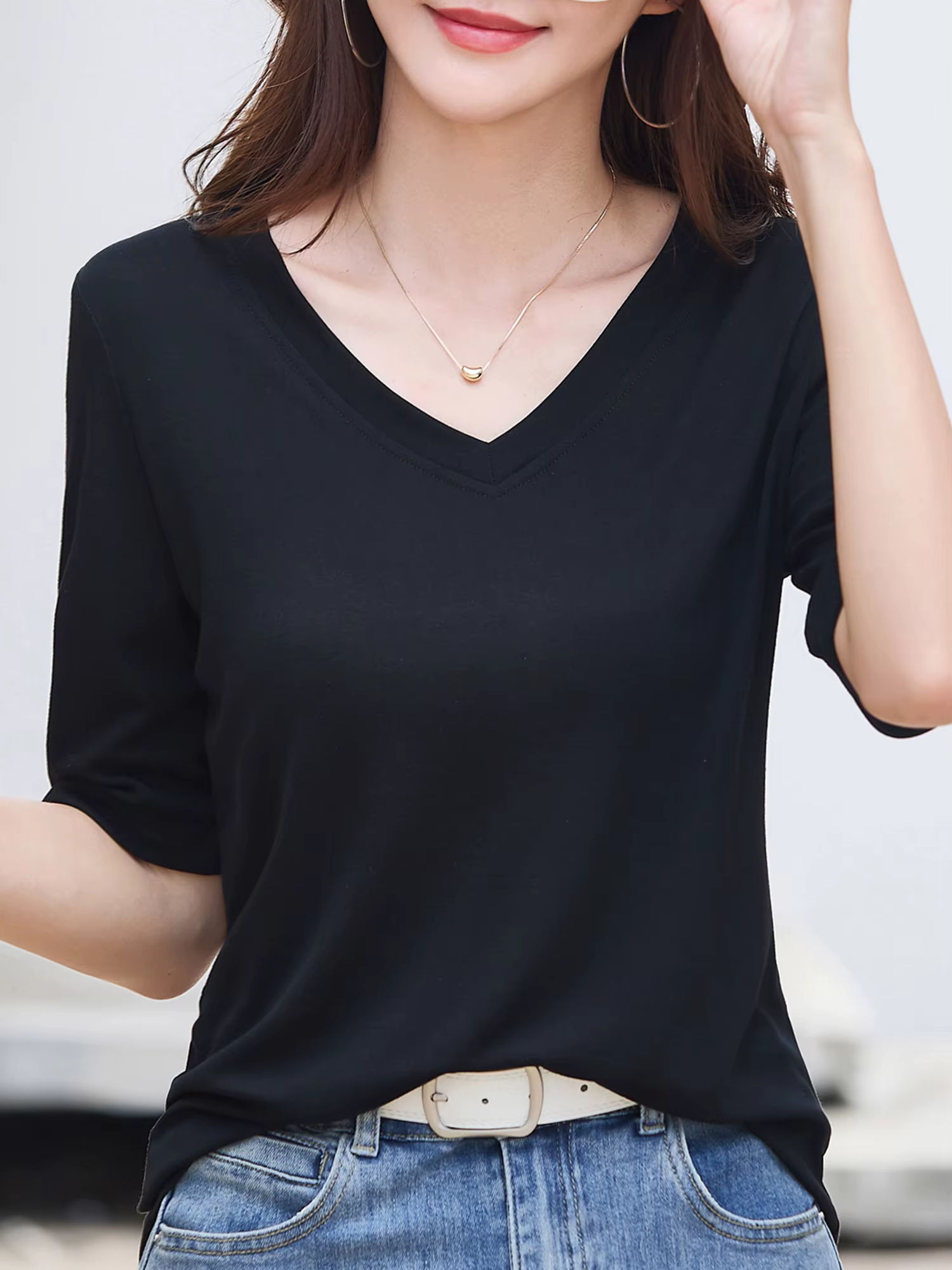 T-shirt uni à col en V pour femme, doux et respirant, manches courtes décontractées pour le printemp