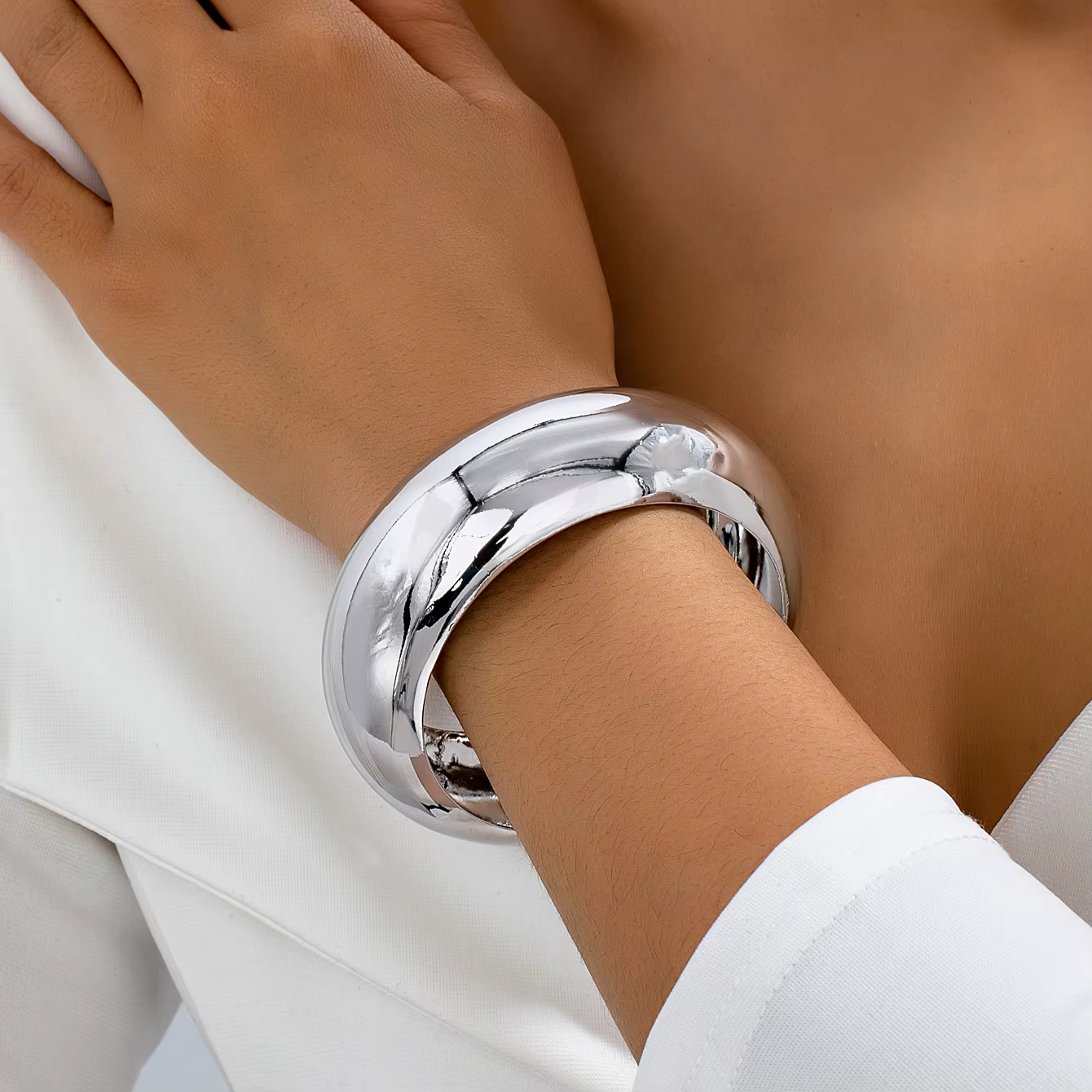 Bracelet une pièce pour femmes, Surface large, décontracté, brillant, à la mode, adapté aux vêtement